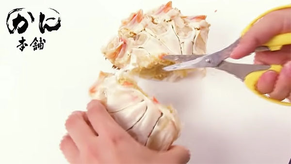 胴体部分を切り分けた